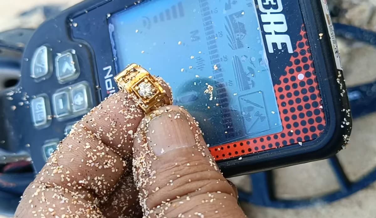 Детальніше про статтю Золоті знахідки знайдені з Nokta Triple Score